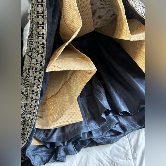 Stunning Navy Blue and silver Lehenga - Size S top & adjustable bottom Lengha - Picture 5 of 10